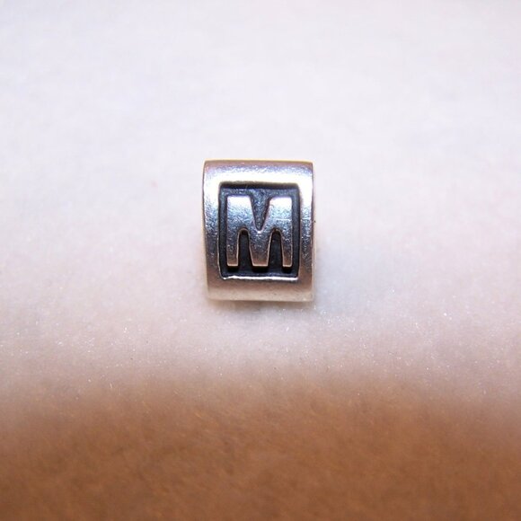 PANDORA Sterling Silver Alphabet Initial M Charm - Design 790323M - Picture 4 of 4